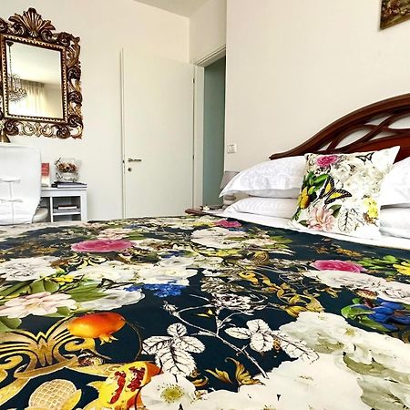 Casa Di Alice Lejlighed Parma Eksteriør billede